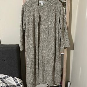 Women’s quarter sleeve length creamy color cardigan